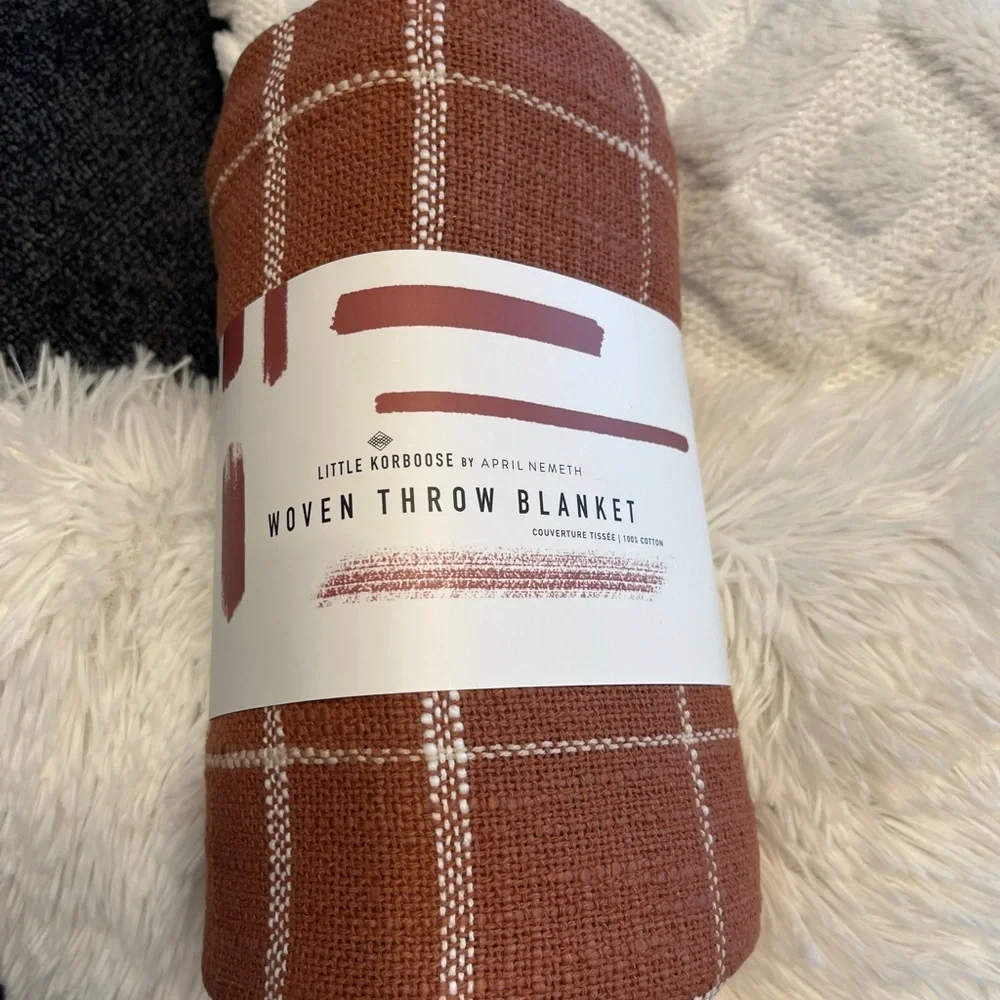 LITTLE KORBOOSE Woven Throw Blanket in Rust “50x60” - Picture 10 of 13